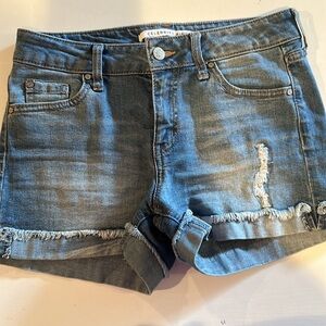 Celebrity Pink Jean Shorts. Cuffed Hem Mid Rise Denim Shorts Juniors 3/26 EUC